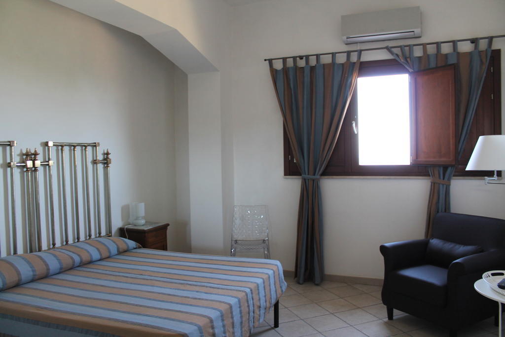 Casale Belvedere Vista Mare Вальдериче Номер фото