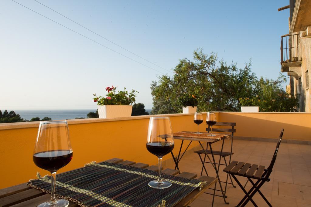 Casale Belvedere Vista Mare Вальдериче Номер фото